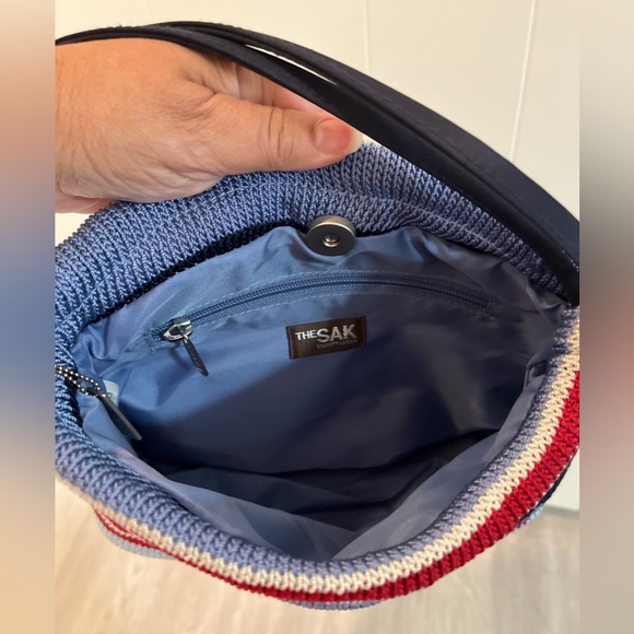 NWOT The Sak red blue white purse with red pouch - Picture 5 of 6